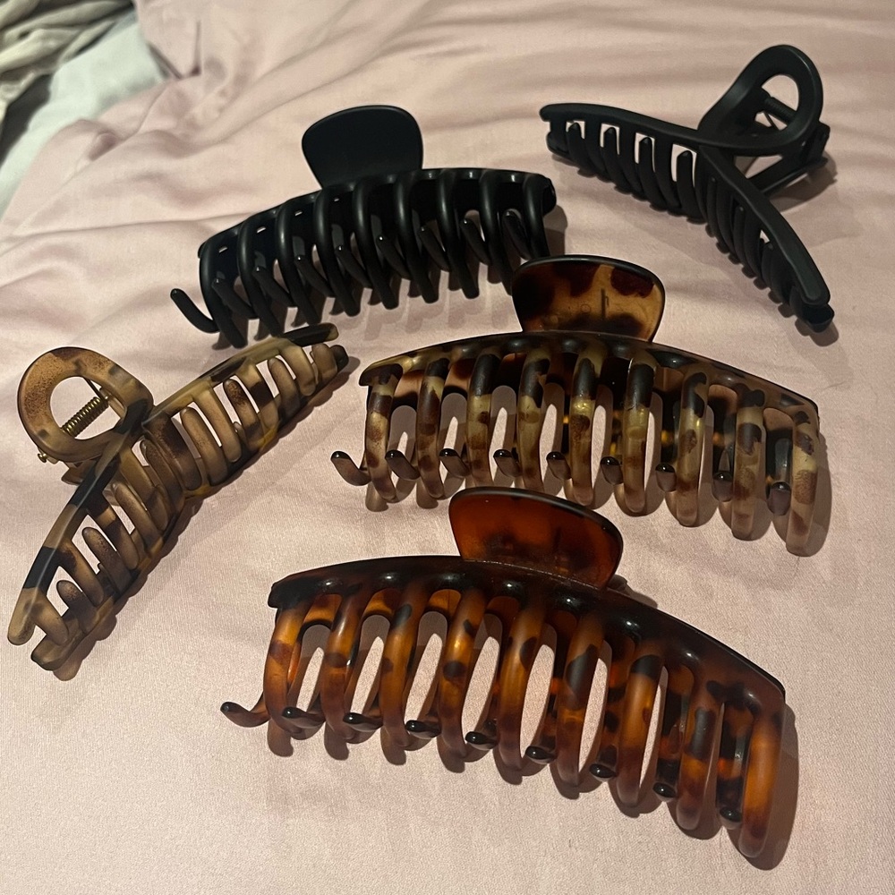 Set of 6 Tortoise Shell and Black Hair Clips